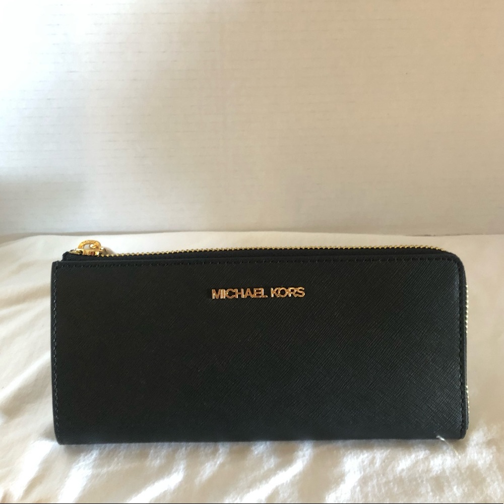 Michael Kors Jet Set Quarter-Zip Wallet